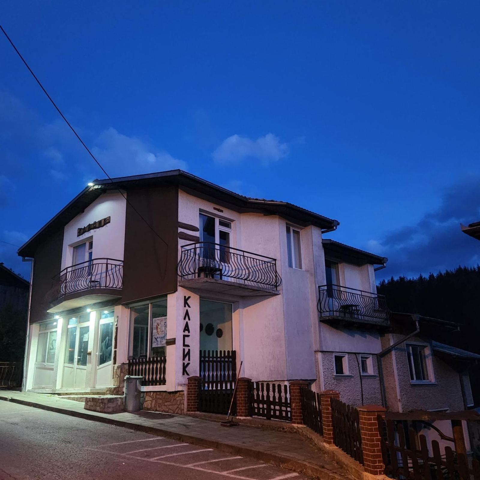 Guesthouse Classic دوسبات المظهر الخارجي الصورة